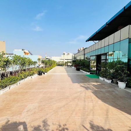 Airport Hotel Grand By Fantasia Нью-Дели Экстерьер фото